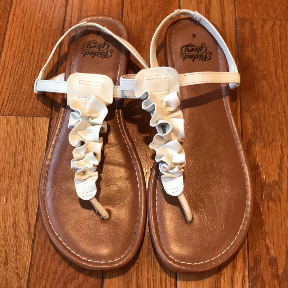 Ruffled sandals